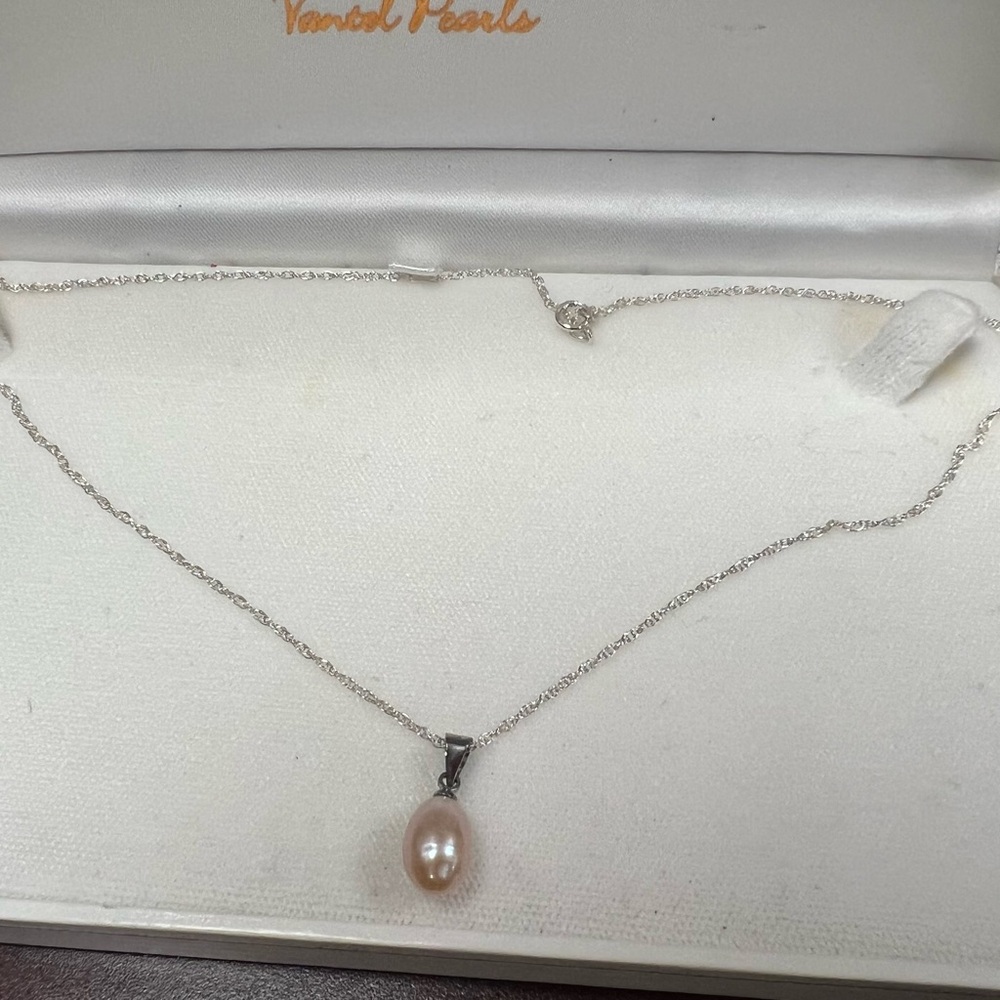 Vantel Pearls Pink Pearl Necklace on Silver Chain
